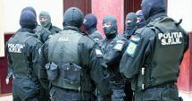 Stire din Eveniment : Polițiștii, pe urma drogurilor din Vama Veche. 17 persoane cercetate