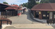 Stire din Social : Satul de Vacanță, între kitsch și tradițional. "Schimbați-i numele, căci a devenit un bazar pestriț, fără stil!"