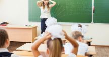 Stire din Cultură-Educație : Cadrele didactice solicită protecție în școli. "Nu mai vrem violență!"