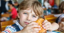 Stire din Social : Semnal de alarmă. Copii subnutriți sau supraponderali. Sănătatea celor mici, în pericol