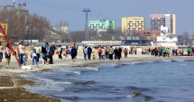 Stire din Social : Litoralul își deschide porțile de Paști. Turiștii, așteptați la mare cu evenimente, concerte și sport