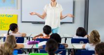 Stire din Cultură-Educație : Va curge numai lapte și miere, în școli! Mai credeți în… Moș Crăciun?