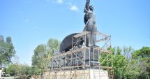 Stire din Social : Opere de artă, de la degradare la restaurare. Statuile din Constanța au ajuns de tot râsul