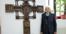 Stire din Social : Profesorul Traian Petcu, donație către Colegiul "Mircea cel Bătrân". "Este un monument în cinstea profesorilor și elevilor liceului!"