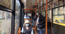 Vârstnicii constănţeni, greu de convins să stea la distanţă şi să poarte corect masca de protecţie