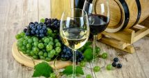 Stire din Actualitate : Producătorii francezi de vin și brânzeturi spun că tarifele americane îi vor lovi din plin