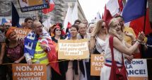 Stire din Social : Proteste de amploare în Franța. Oamenii, nemulțumiți de introducerea permisului sanitar și obligativitatea vaccinării