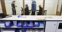 Stire din Actualitate : Sute de consumatori,  în prima sală de consum  de droguri din Franța