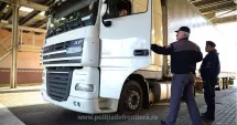 Stire din Eveniment : Șase cetățeni marocani descoperiți ascunși într-un TIR, în urma unui control al Poliției de Frontieră
