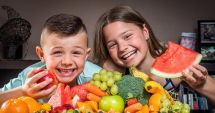 Stire din Sănătate : Copilul nu mănâncă fructe și legume? Fiți un exemplu pentru el!