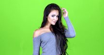 Stire din Fun : Frumoasă, brunetă, 24 de ani…
