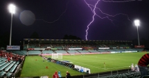 Stire din Sport : Un jucător de fotbal a murit după ce a fost lovit de trăsnet pe teren