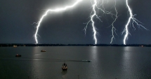 Stire din Social : VIJELII ȘI PLOI CU TUNETE ȘI FULGERE LA CONSTANȚA. Meteorologii au emis COD PORTOCALIU
