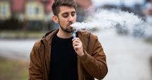 Stire din Social : Fumatul și țigările electronice, interzise în spațiile publice exterioare la nivelul UE. Ce state vor să implementeze legislația