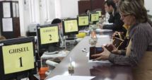 Stire din Social : Funcționarii publici ar putea fi evaluați anual și prin verificarea, în scris, a cunoștințelor teoretice legislative