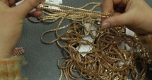 Stire din Eveniment : Peste 300 grame bijuterii din aur fără documente, confiscate la Vama Veche
