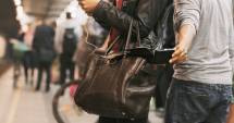 Stire din Eveniment : Furt la Constanța. Cum a rămas o minoră fără telefonul mobil