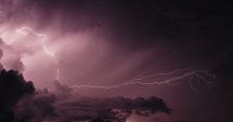 Stire din Social : Meteorologii anunță două săptâmâni cu fenomene meteo extreme