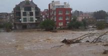 Stire din Eveniment : Mai multe stațiuni de la Marea Neagră au fost distruse de viituri. Ploile torențiale au făcut prăpăd în Bulgaria