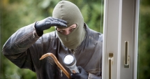 Stire din Eveniment : Furturile din locuințe și tâlhăriile, în atenția polițiștilor