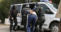 Stire din Eveniment : Furturi din Portul Constanța. Percheziții cu mascații la suspecți