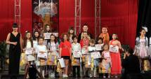 Stire din Cultură-Educație : Gala Festivalului "Delfinul de Aur", la Năvodari
