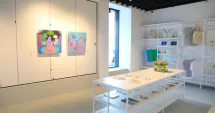 Stire din Cultură-Educație : „Sea Sisters”, expoziția care aduce marea și memoria orașului în prim-plan, la Galeria de Artă