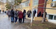 Stire din Social : GALERIE FOTO / Vaccinurile anti-COVID, epuizate, la Constanţa