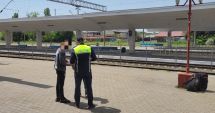 Stire din Eveniment : Activități preventive în Gara Constanța. Polițiștii au împărțit pliante cu mesajul: “Selfie-ul pe tren ia vieți, nu like-uri!”