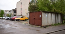 Stire din Social : "E o țigănie de la un capăt la altul!" Cine  nu vrea să scăpăm de garajele dintre blocuri