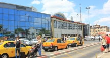 Stire din Social : Taximetriștii fac legea în Gara Constanța. "Degeaba promovăm România turistică și ne comportăm ca niște țepari!"
