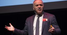 Stire din Actualitate : Garry Kasparov le cere politicienilor străini să nu meargă la Cupa Mondială de fotbal din Rusia