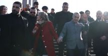 Stire din Social : Susținătorii lui Georgescu, încântați de un stol de păsări care se roteau pe cer: "Semn divin, o hora unirii pe cer!"