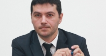 Stire din Politică-Administrație : "Elevii din Ovidiu vor primi gratuit o culegere  de texte literare"
