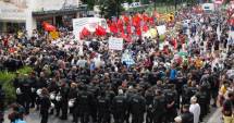 Stire din Actualitate : Proteste de masă anti-TTIP în Germania. 150.000 de oameni au manifestat la Berlin împotriva acordului de liber schimb între UE și SUA