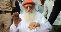 Stire din Eveniment : Celebru guru indian, condamnat la închisoare pe viață pentru violarea unei adolescente