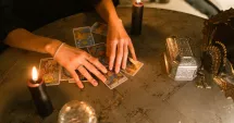 Stire din Eveniment : Țeapă incredibilă! O copilă de 12 ani a dat aur și mii de euro ca să afle ce îi rezervă destinul