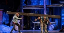 Stire din Cultură-Educație : Actorii urcă „goi puşcă” pe scena Teatrului de Stat Constanţa