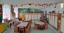 Stire din Eveniment : Anchetă la grădiniţă, după ce mai mulţi copii au ajuns la spital cu simptome de greaţă, vărsături şi febră