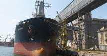 Stire din Economie : Grânele și petrolul au relansat porturile românești în 2015