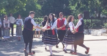 Stire din Cultură-Educație : Să ne distrăm în pași de dans grecesc