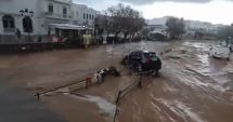 Stire din Actualitate : Imagini terifiante din Grecia! Un ciclon a lovit insulele Paros și Mykonos și a făcut prăpăd