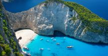 Grecia anunţă că numărul de turişti străini s-a dublat în acest an, în pofida războiului
