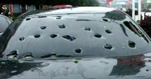 Stire din Social : Efectele codului roșu au fost devastatoare. Mașini ciuruite de grindina uriașă