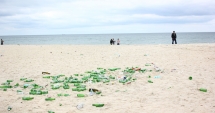 Stire din Social : Seringi, ace, plastice și scutece, pe plajele de pe litoral!