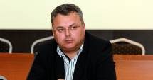 Stire din Politică-Administrație : "Guvernanții noștri se joacă de-a alba-neagra  în domeniul fiscalității"