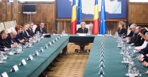 Stire din Politică-Administrație : Guvernul demis dă 100 de lei în plus la salariu