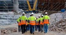 Stire din Economie : Guvernul dublează numărul avizelor pentru muncitorii străini
