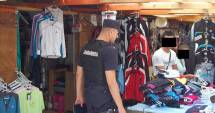 Stire din Eveniment : Haine contrafăcute, descoperite în Vama Veche