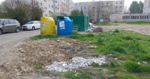 Stire din Eveniment : Constănțeni surprinși în timp ce aruncau saci cu moloz între blocuri